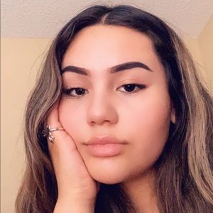 Meet your Posher, Thalia